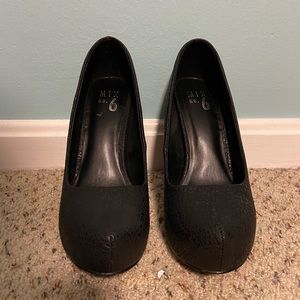 Black 3-3.5” heels w/ snake like texture on them